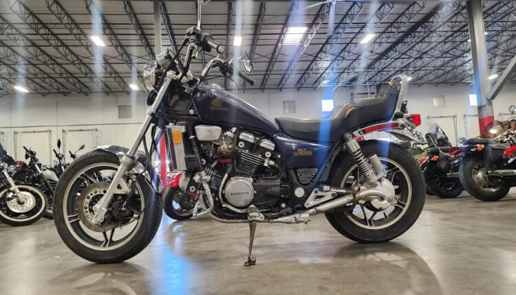1982 HONDA VF750C MAGNA