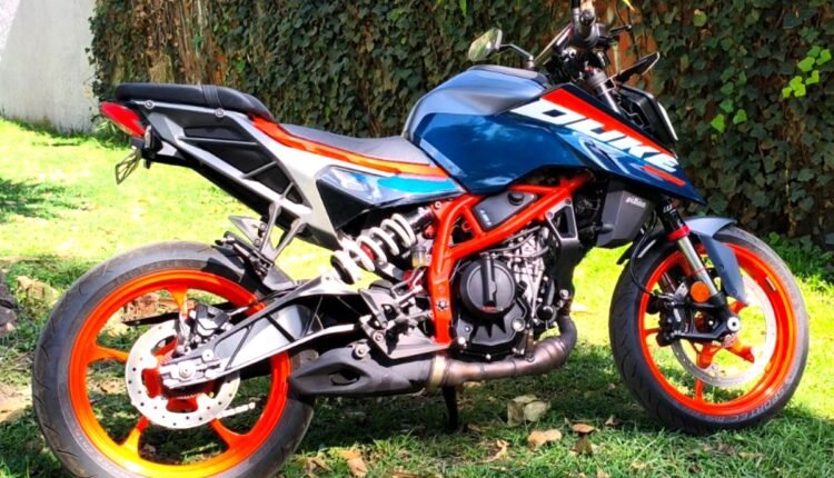 2024_KTM_DUKE_390_02